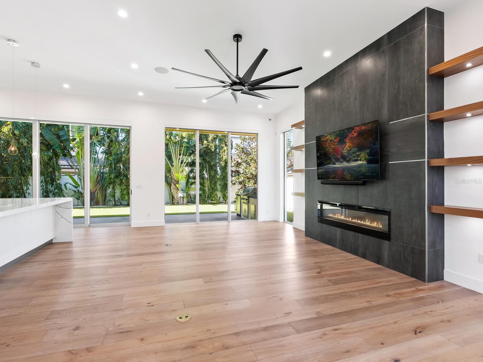 A4668284 Property Photo