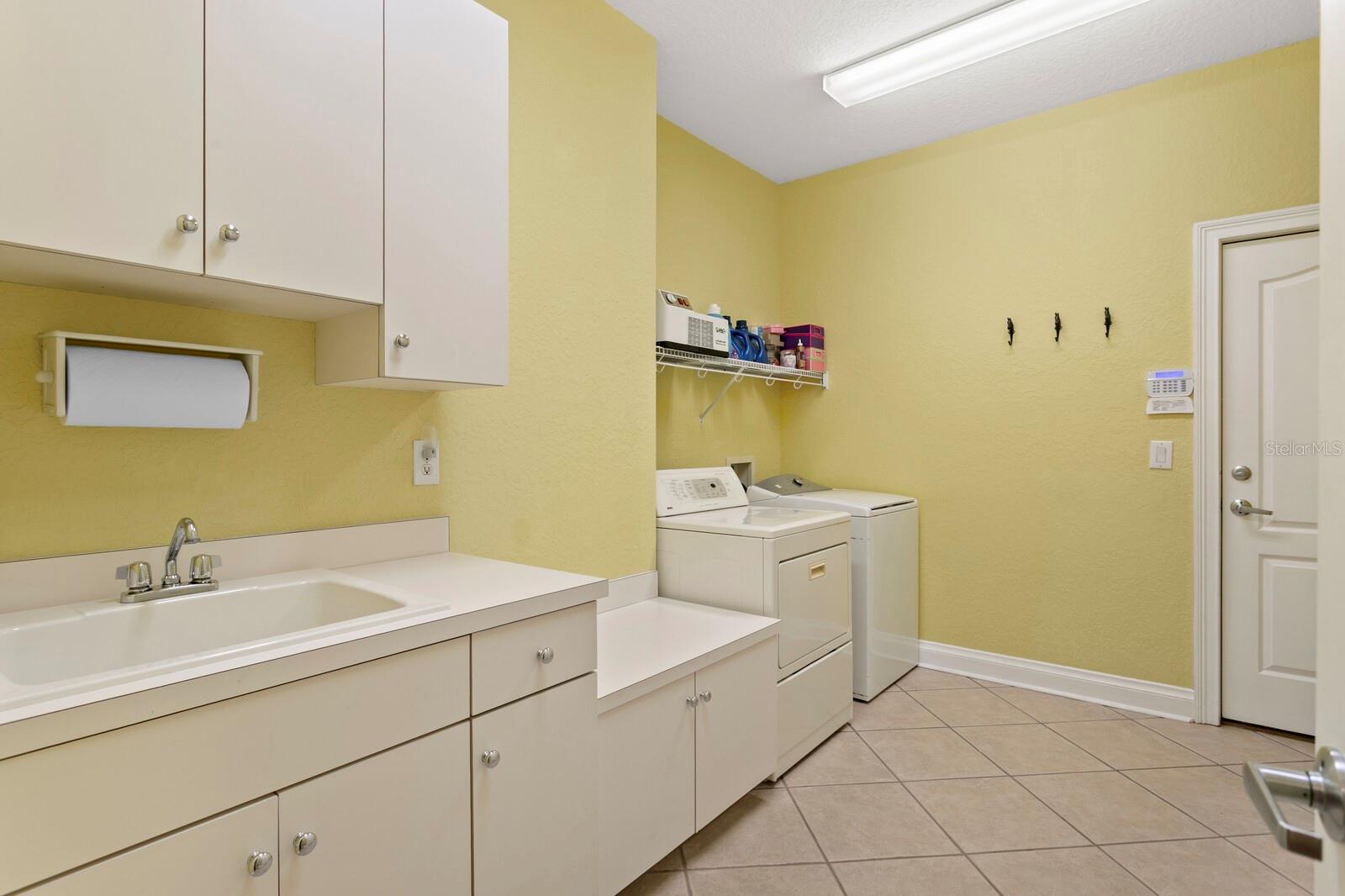 10506 CORY LAKE DR, TAMPA, FL, 33647