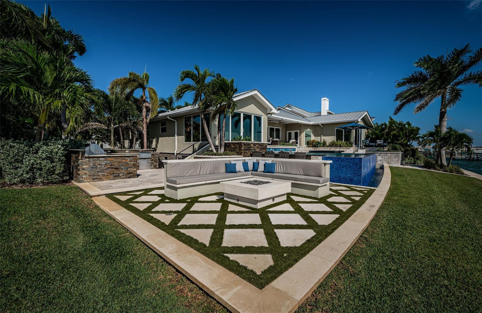 713 1ST AVE S, TIERRA VERDE, FL, 33715