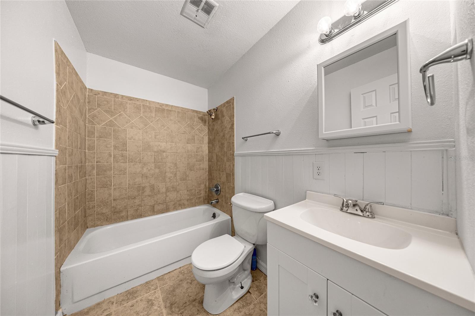 6490 SE 180TH AVENUE RD, OCKLAWAHA, FL, 32179