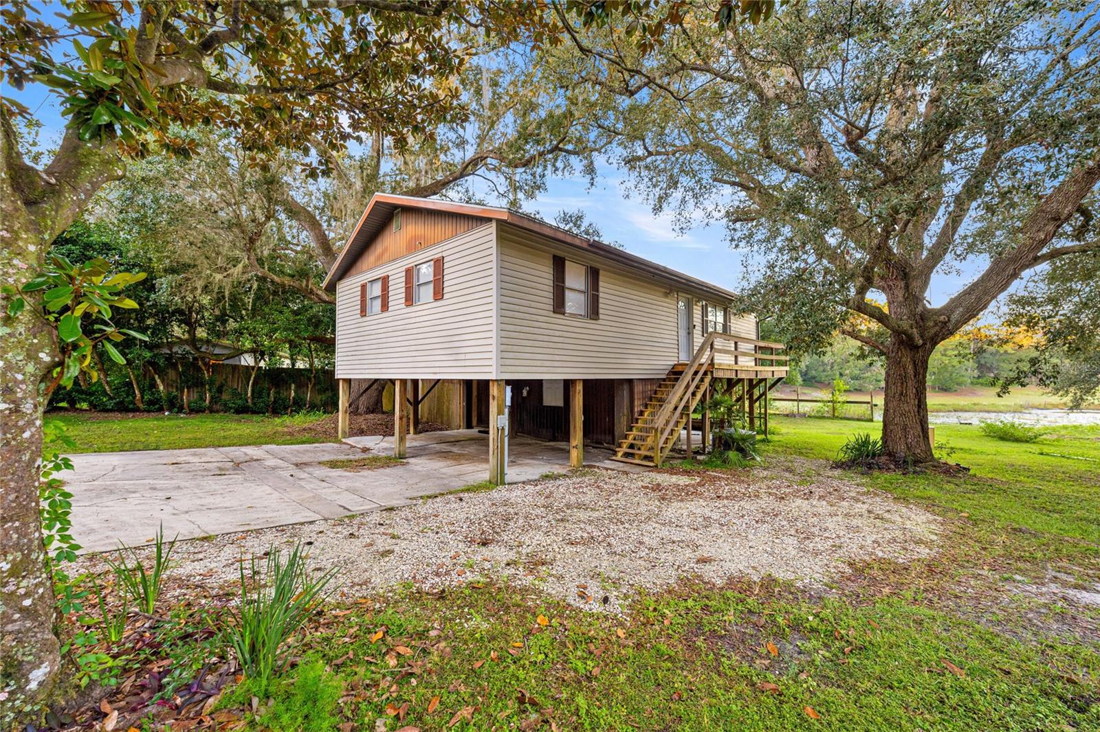 6490 SE 180TH AVENUE RD, OCKLAWAHA, FL, 32179