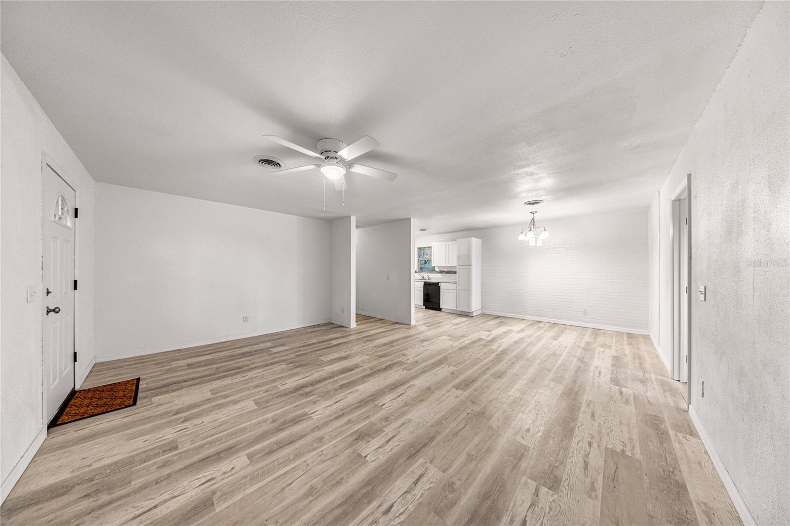 6490 SE 180TH AVENUE RD, OCKLAWAHA, FL, 32179