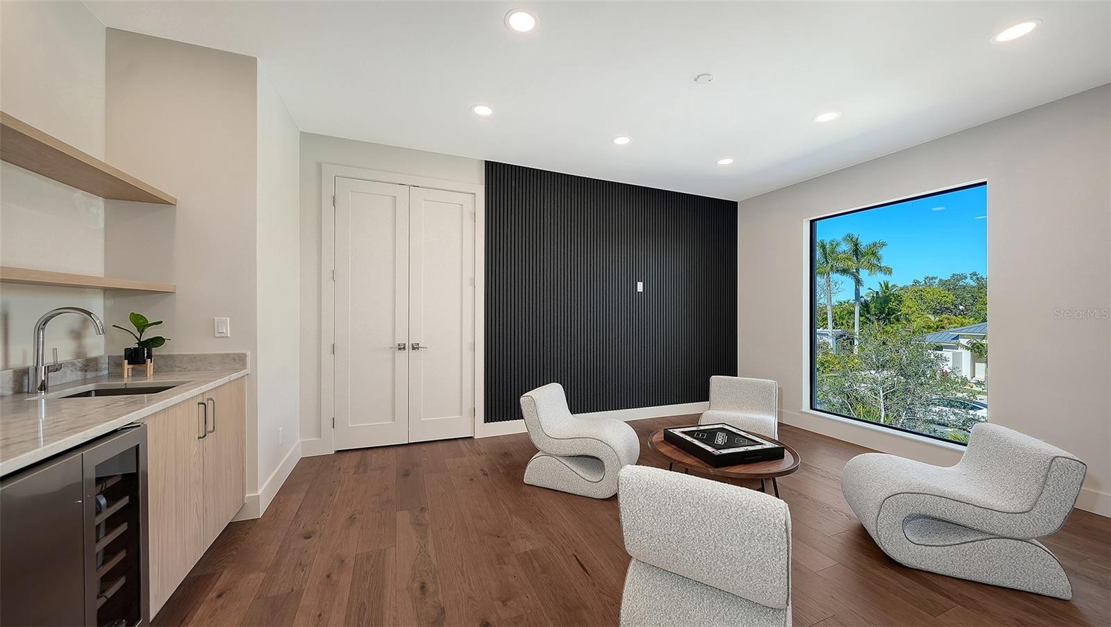 A4668324 Property Photo