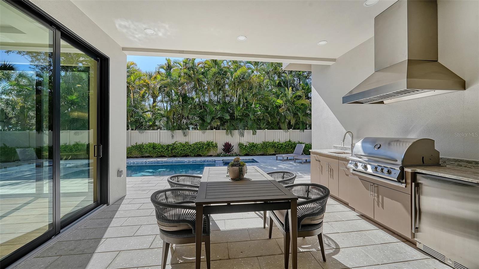 A4668324 Property Photo