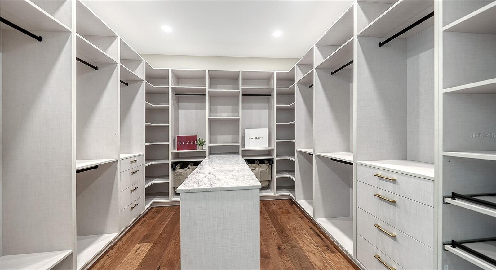 A4668324 Property Photo