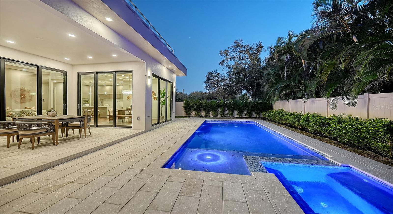 A4668324 Property Photo