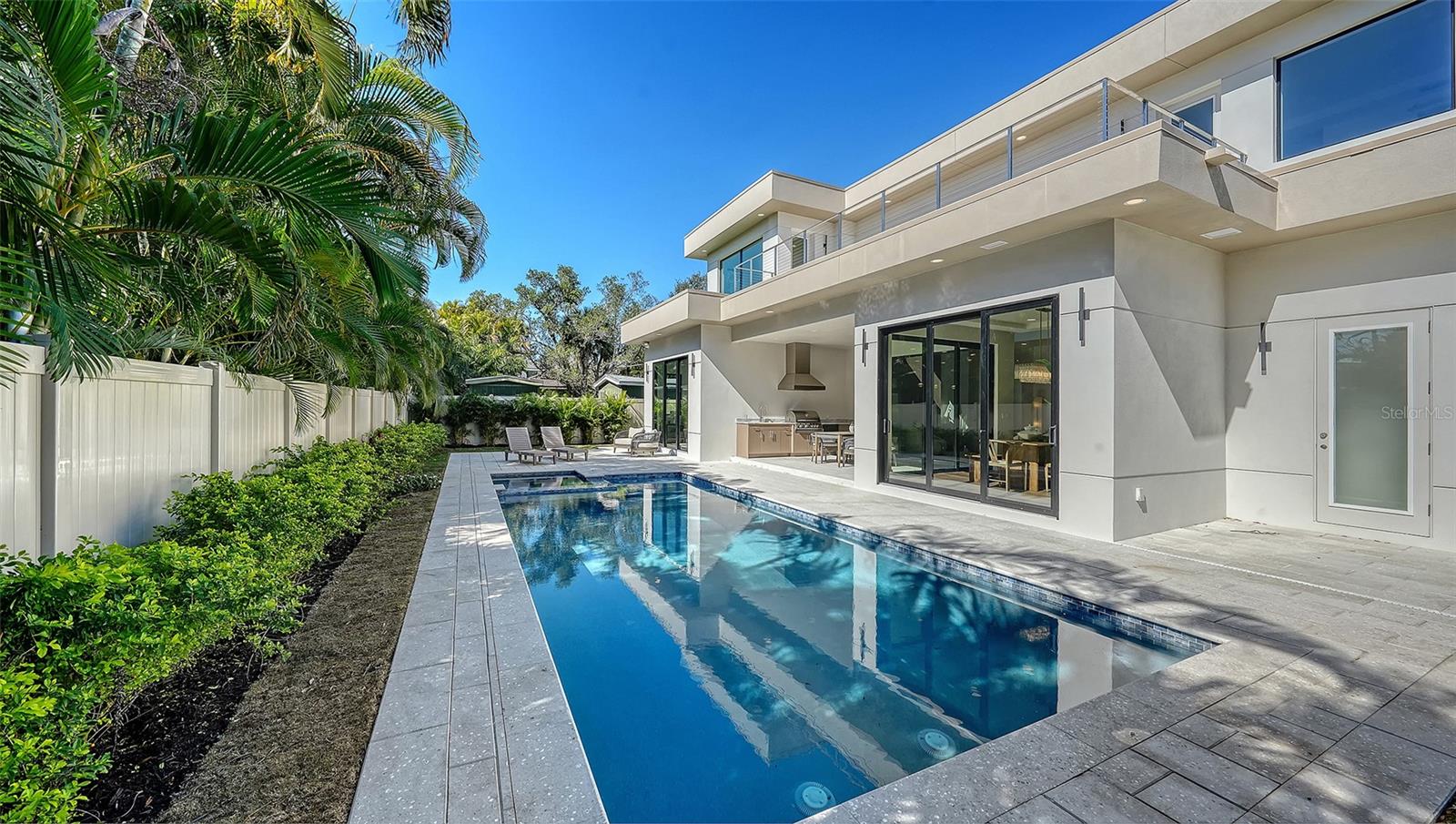 A4668324 Property Photo