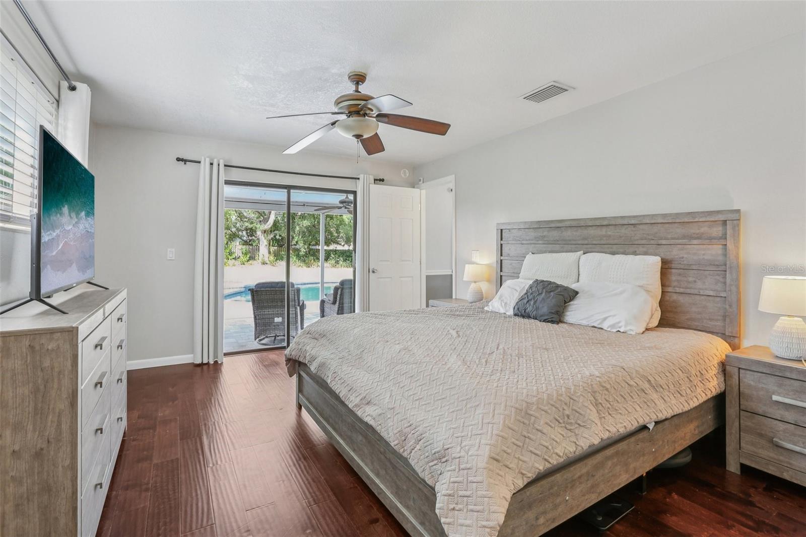 1203 BEACON HILL DR, TAMPA, FL, 33613