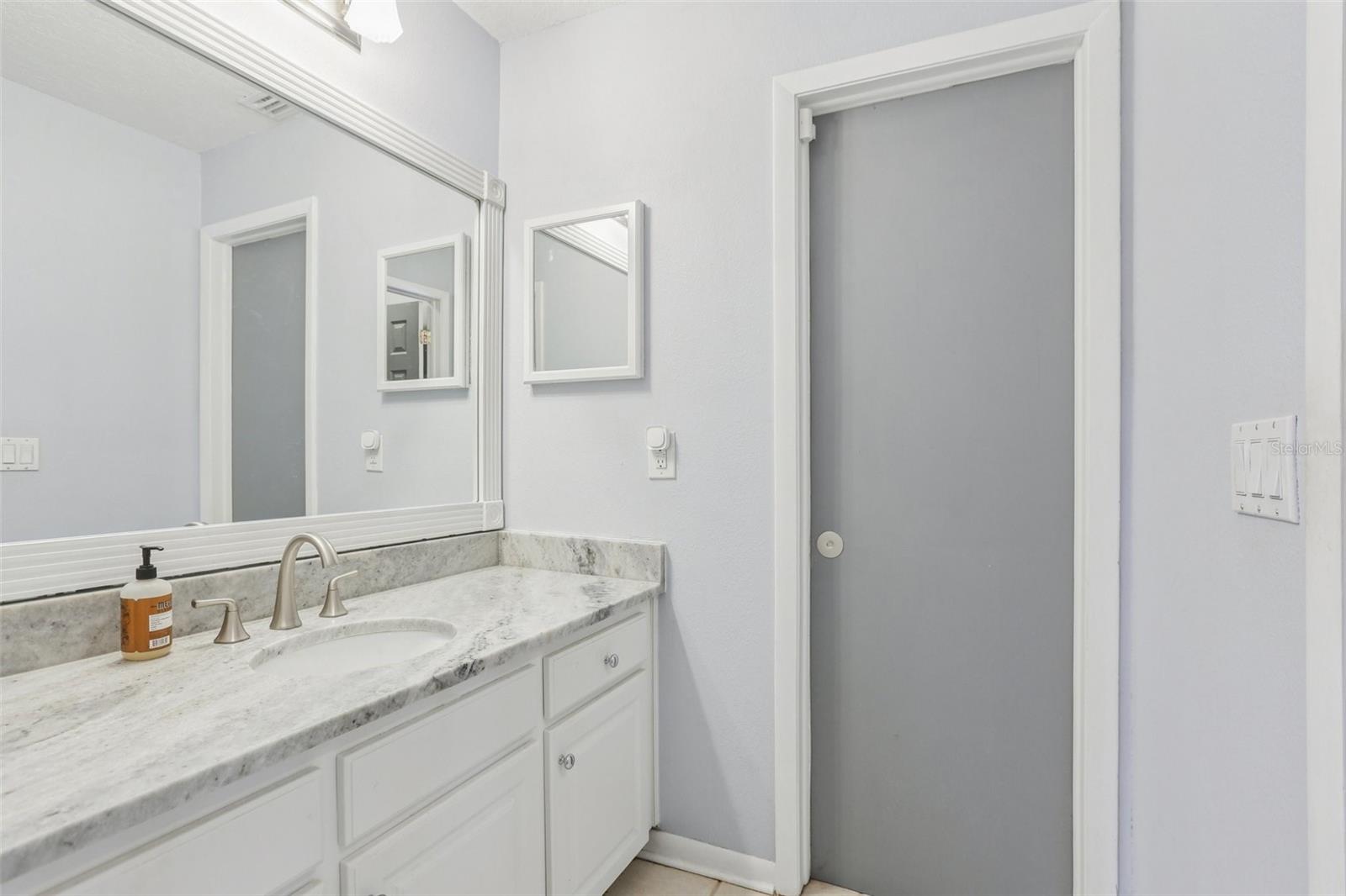 1203 BEACON HILL DR, TAMPA, FL, 33613