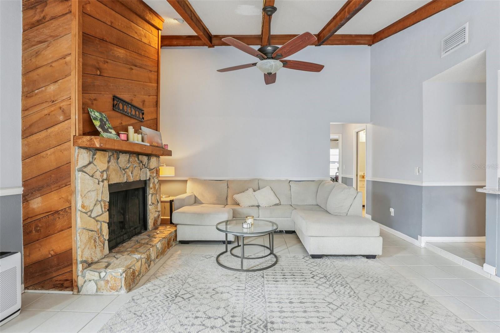 1203 BEACON HILL DR, TAMPA, FL, 33613