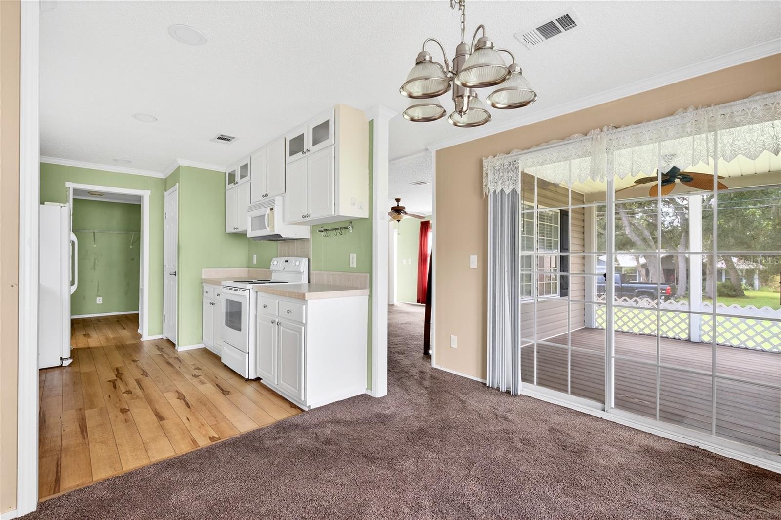 413 QUAIL ST, LADY LAKE, FL, 32159