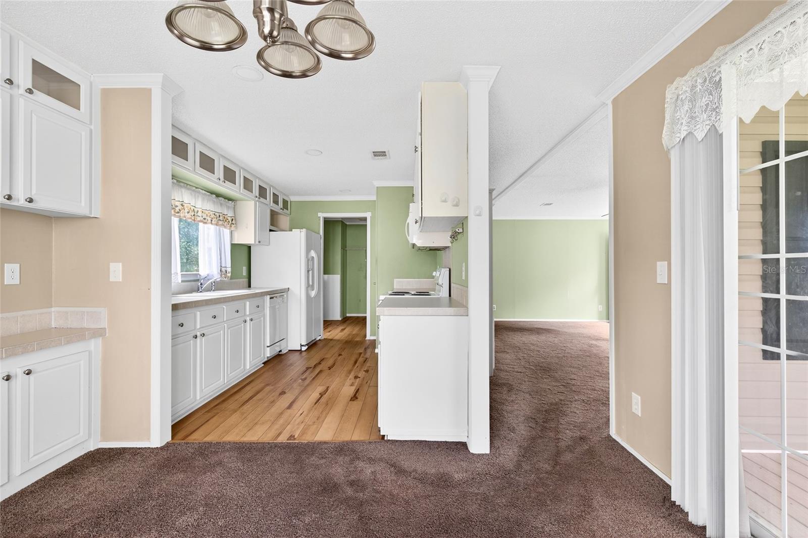 413 QUAIL ST, LADY LAKE, FL, 32159