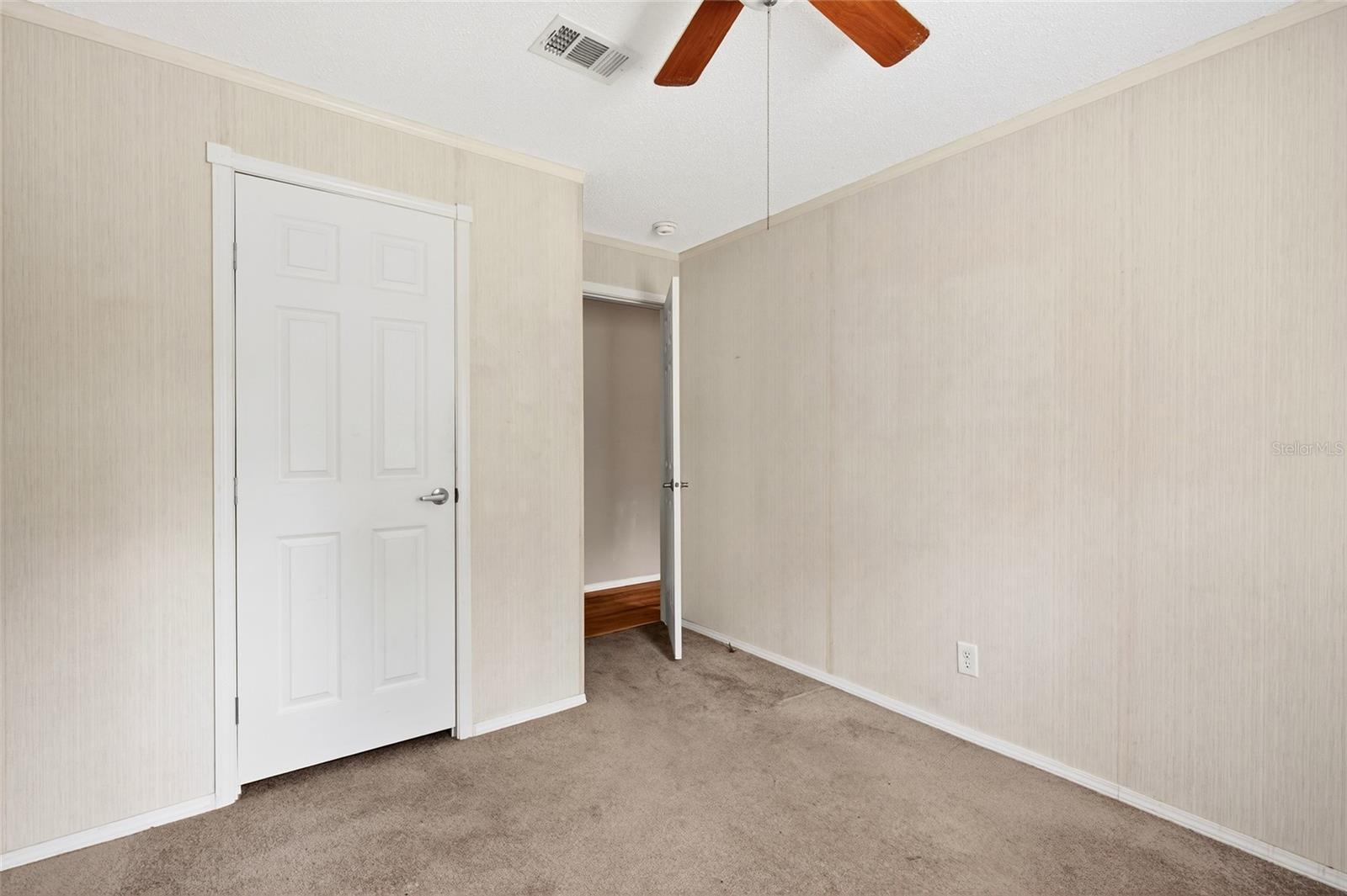 413 QUAIL ST, LADY LAKE, FL, 32159