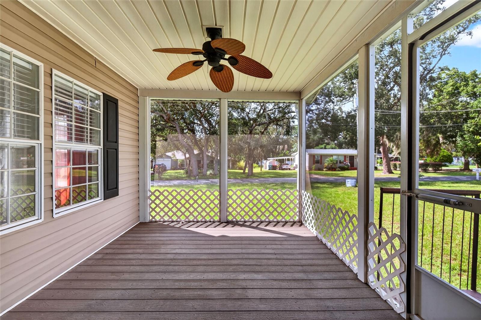 413 QUAIL ST, LADY LAKE, FL, 32159