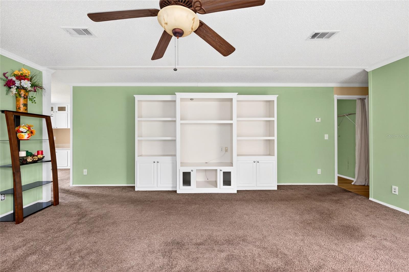 413 QUAIL ST, LADY LAKE, FL, 32159