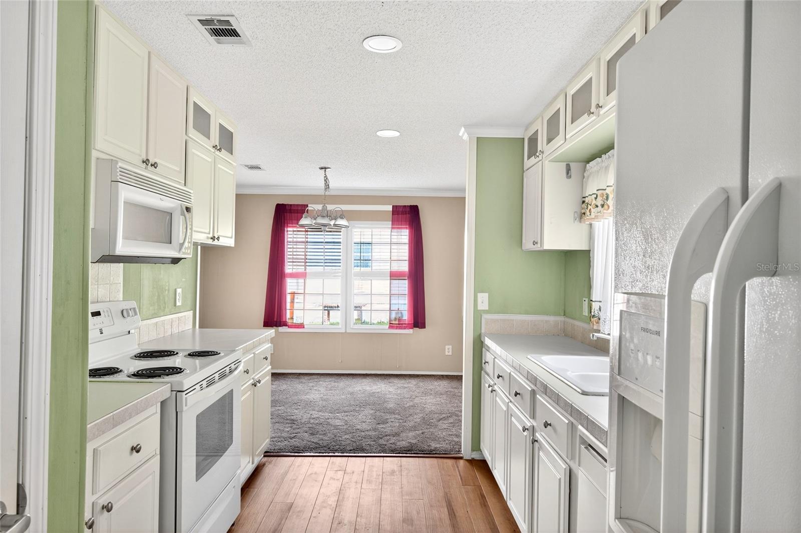 413 QUAIL ST, LADY LAKE, FL, 32159