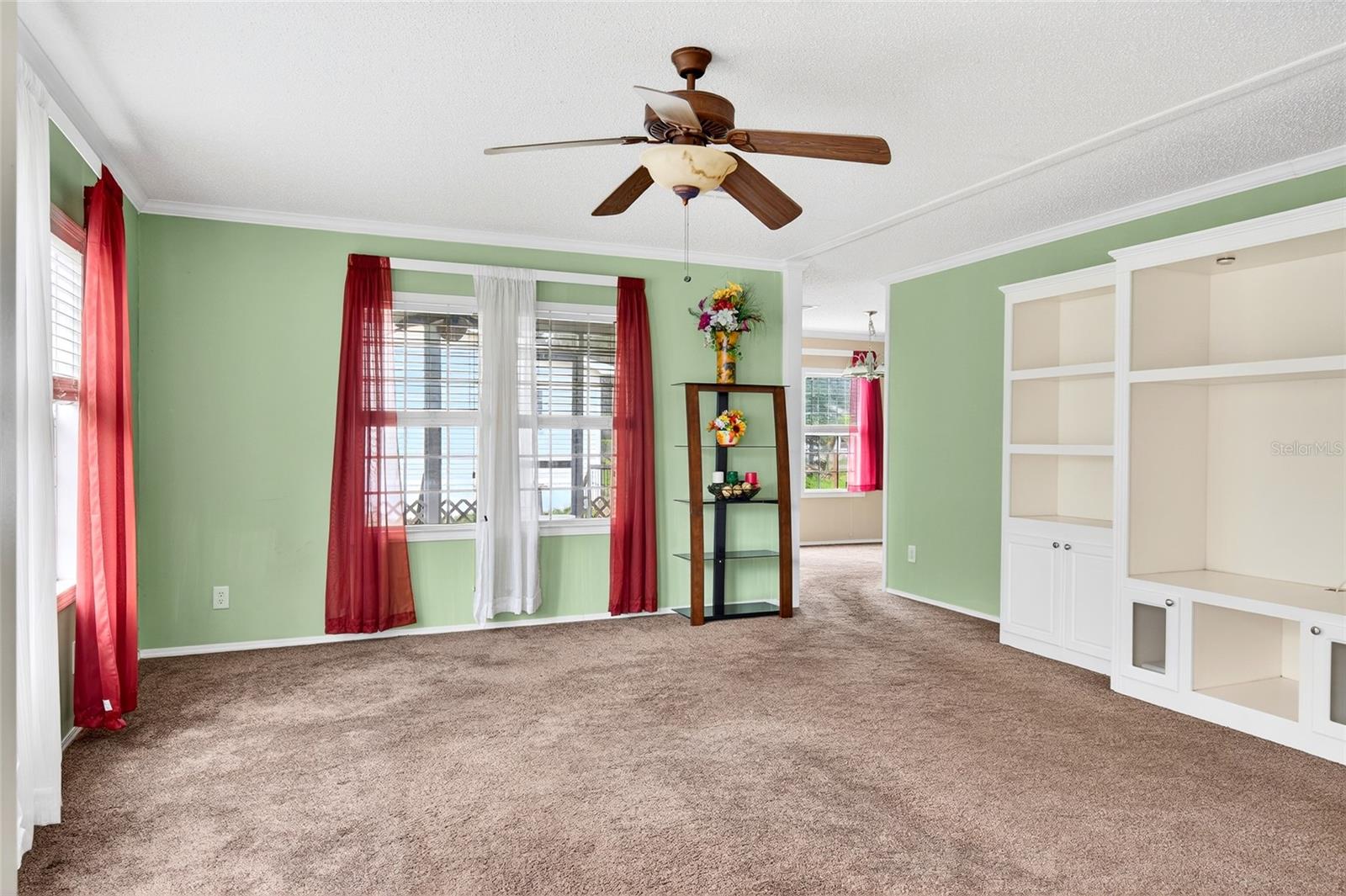 413 QUAIL ST, LADY LAKE, FL, 32159