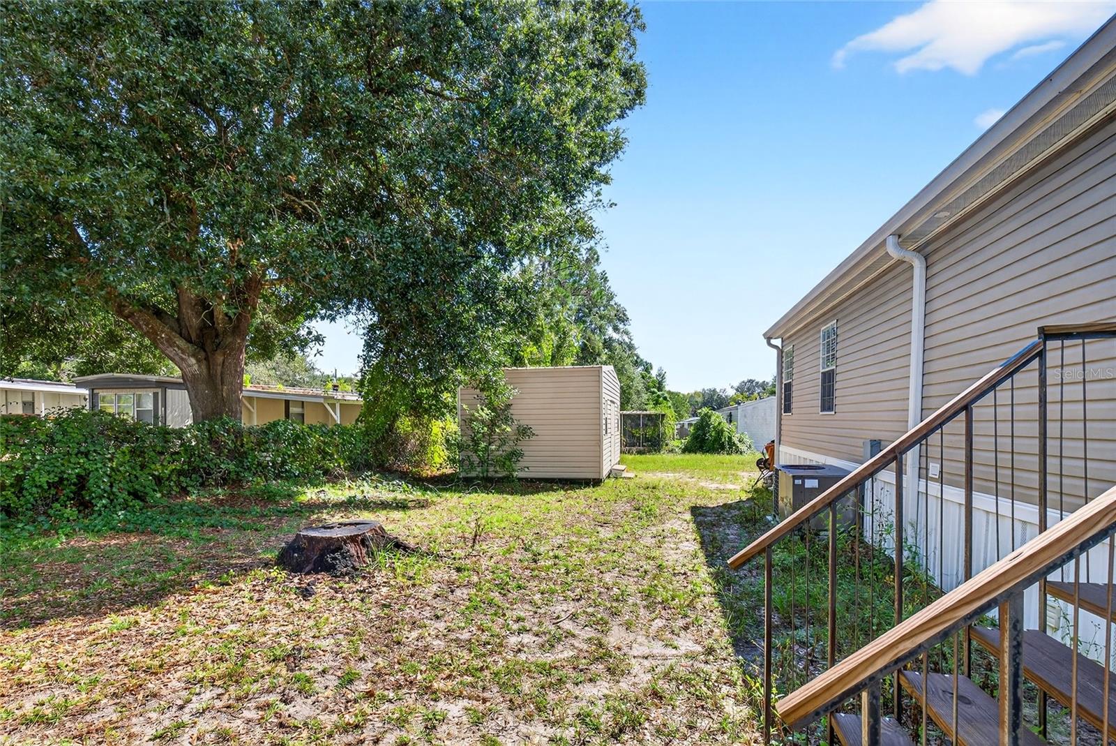 413 QUAIL ST, LADY LAKE, FL, 32159