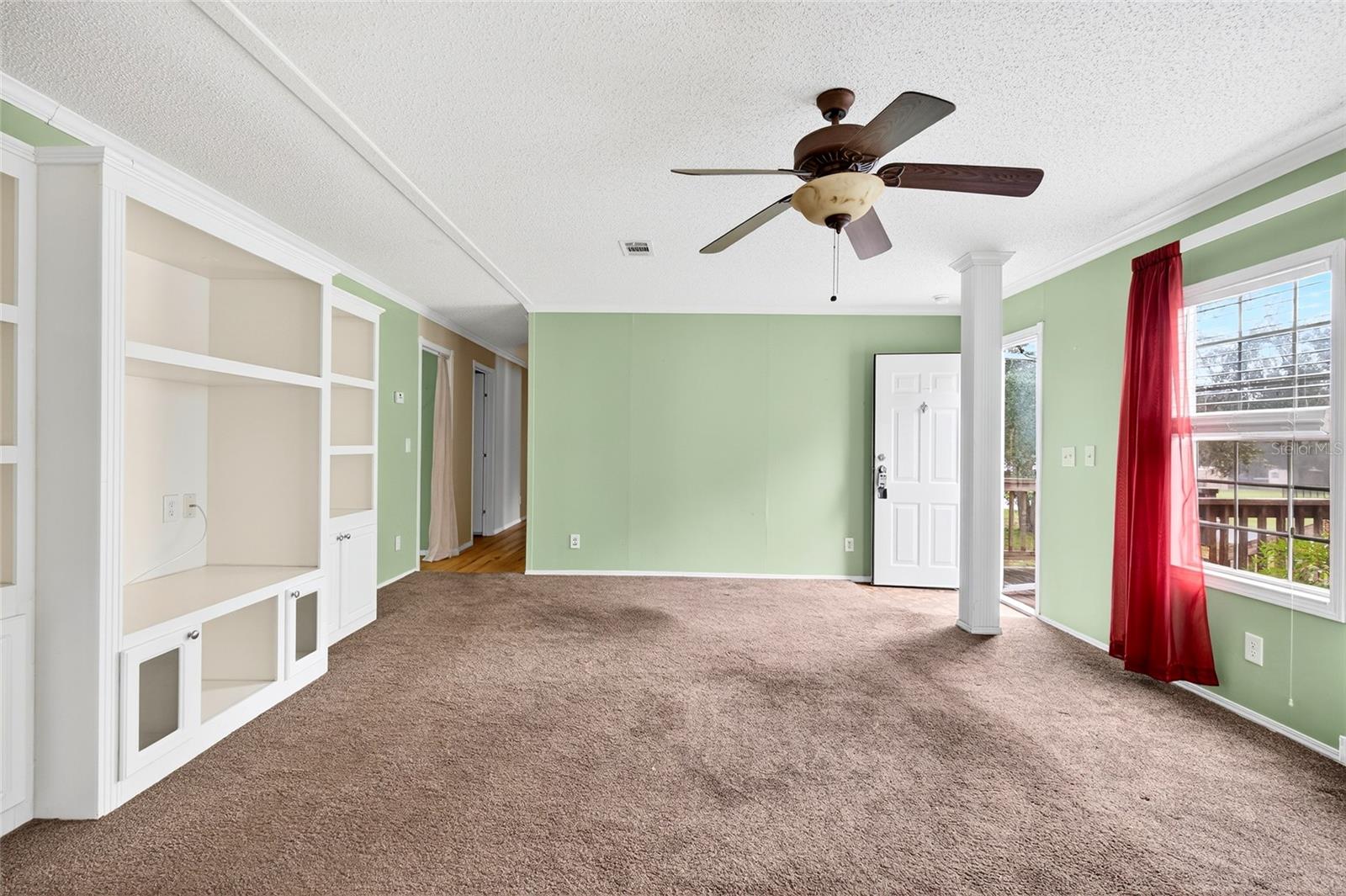 413 QUAIL ST, LADY LAKE, FL, 32159