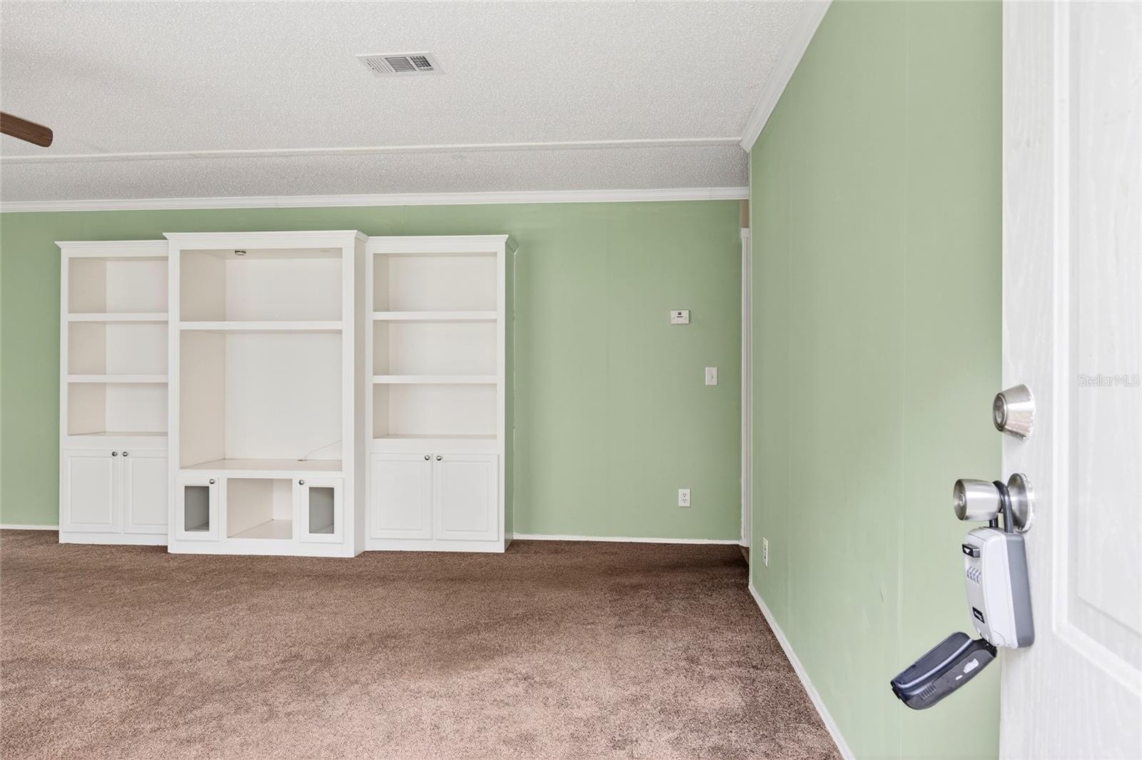 413 QUAIL ST, LADY LAKE, FL, 32159