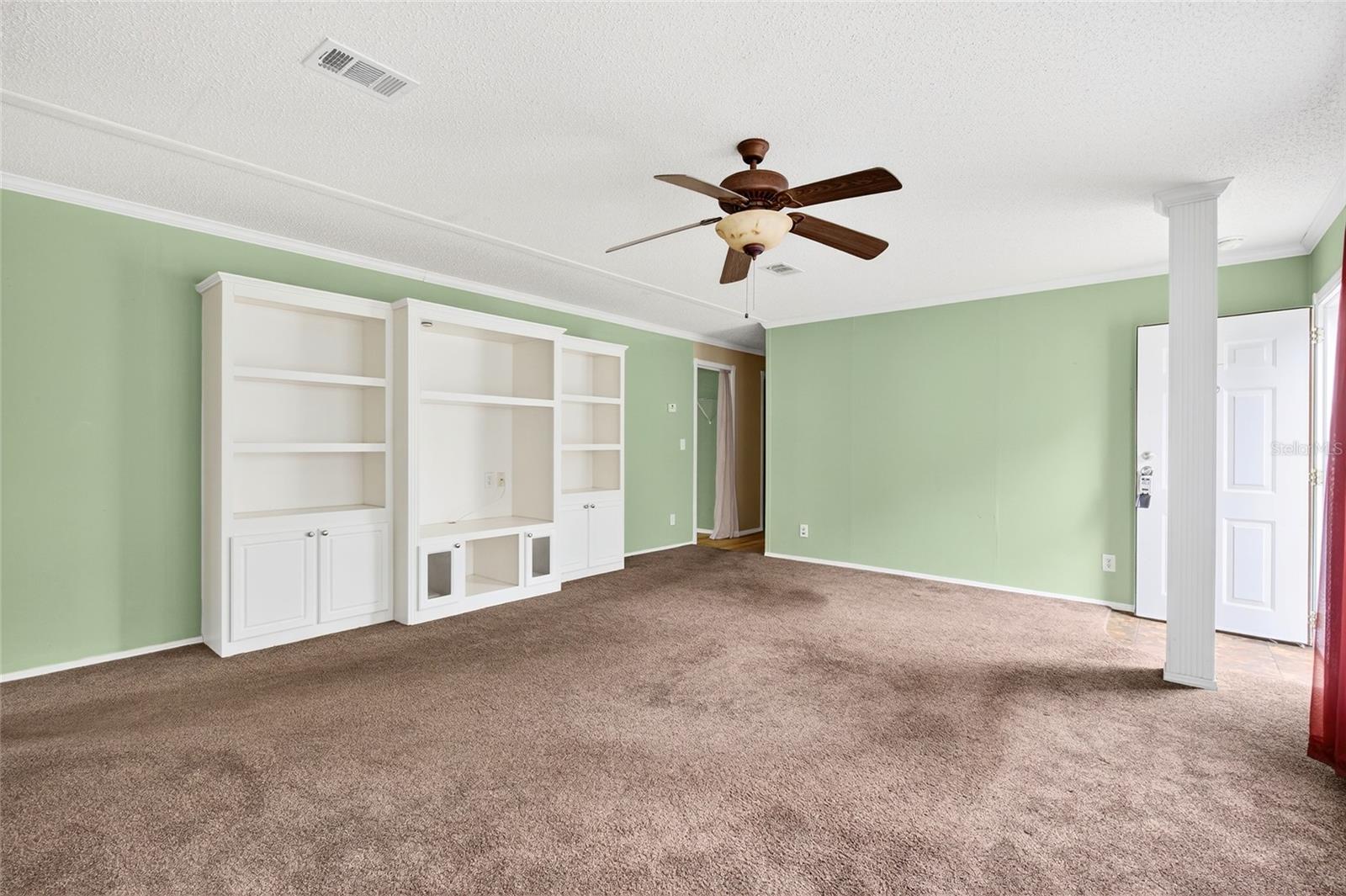 413 QUAIL ST, LADY LAKE, FL, 32159