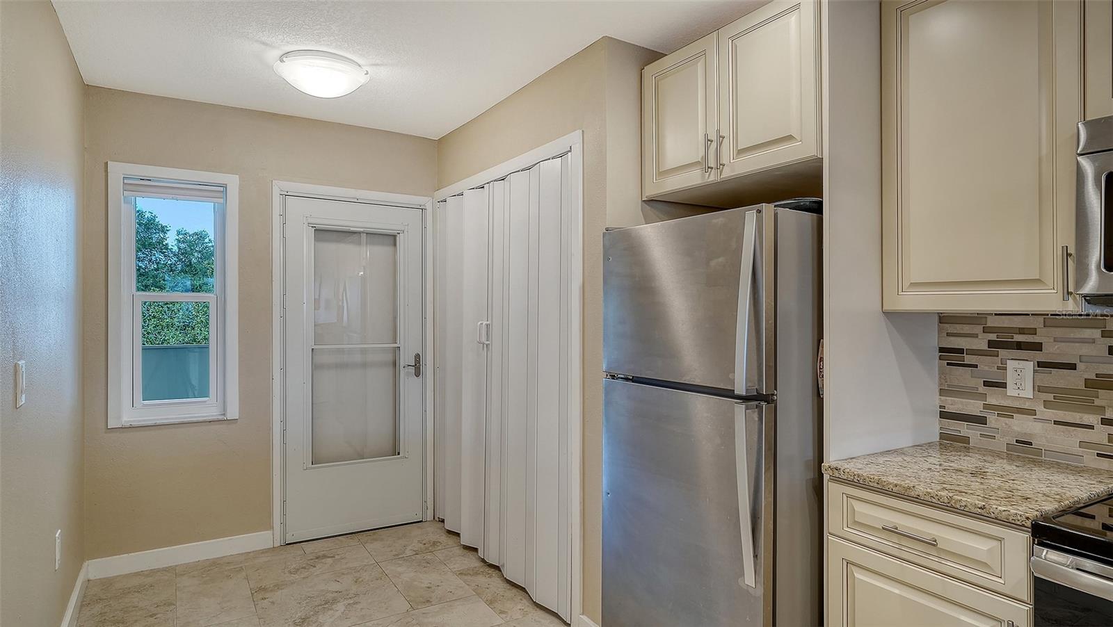 7251 W COUNTRY CLUB DR N #225, SARASOTA, FL, 34243