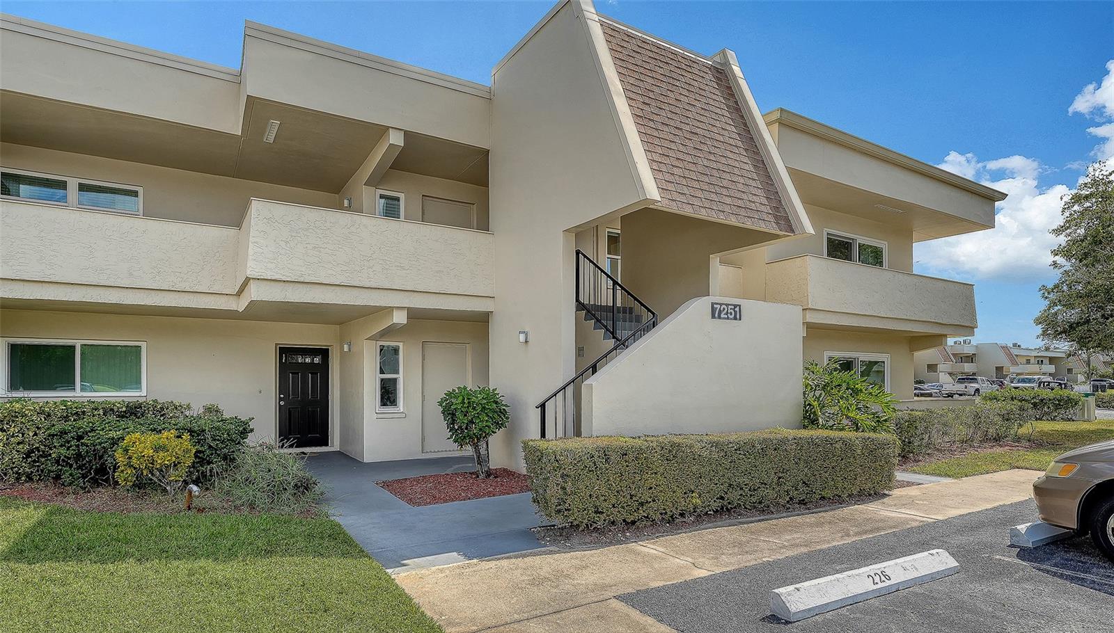 7251 W COUNTRY CLUB DR N #225, SARASOTA, FL, 34243
