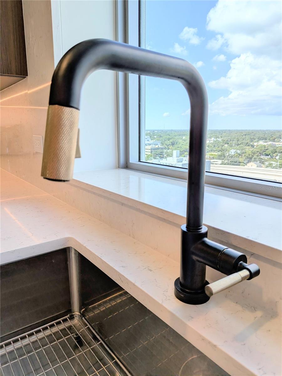 Brizo Touch On/Off Faucet Ktichen