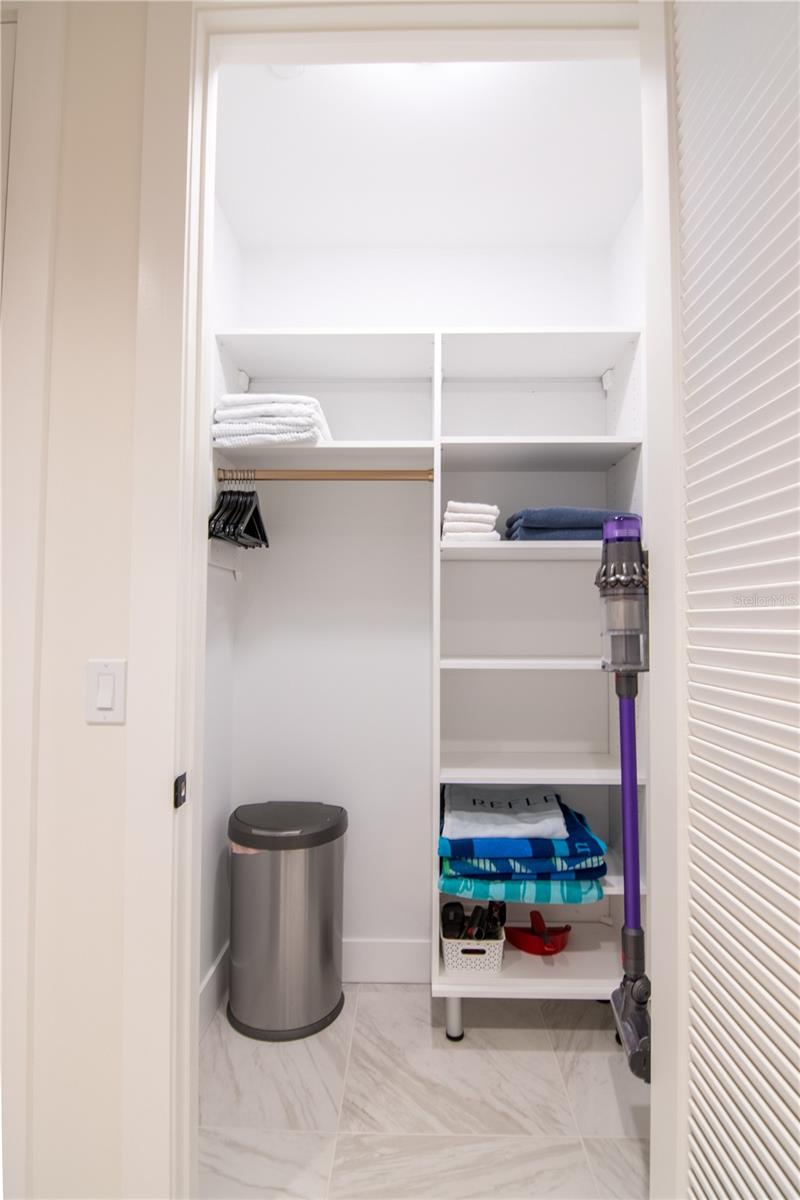 California Closet Laundry