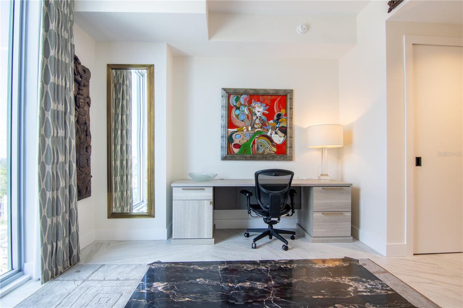 California Closets Custom Desk Guest Suite