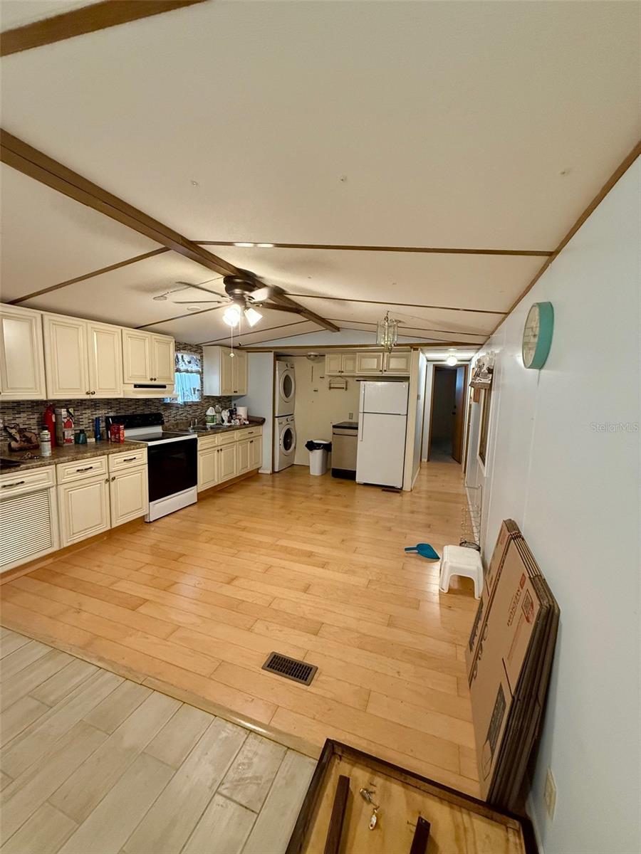 OM711415 Property Photo