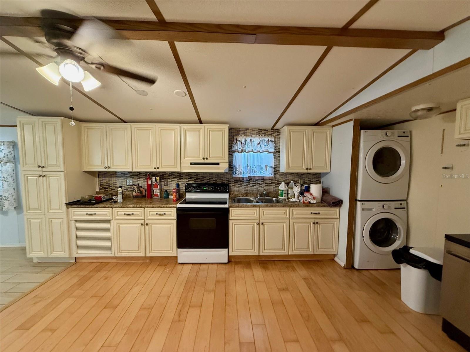 OM711415 Property Photo