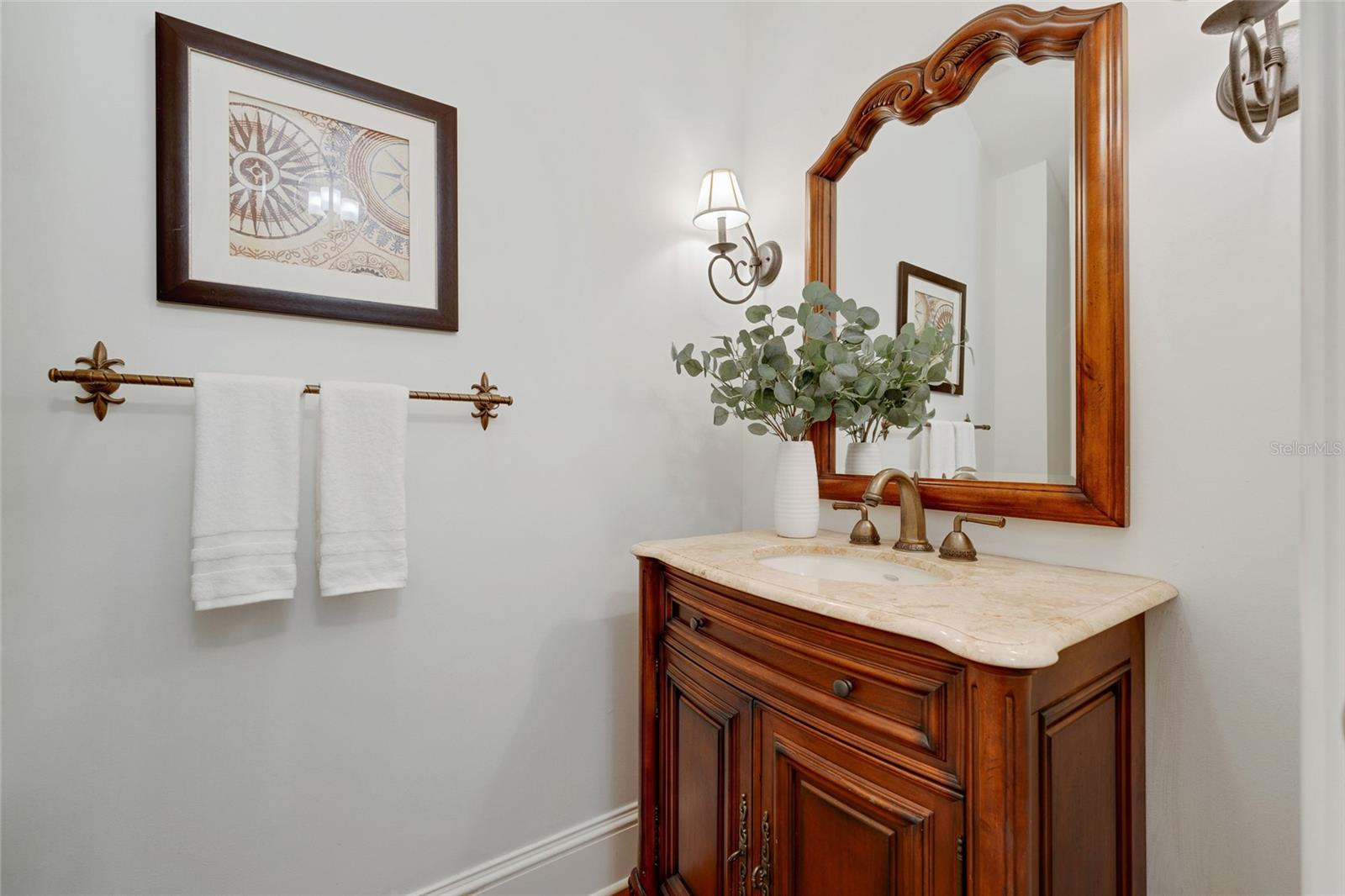 O6352208 Property Photo