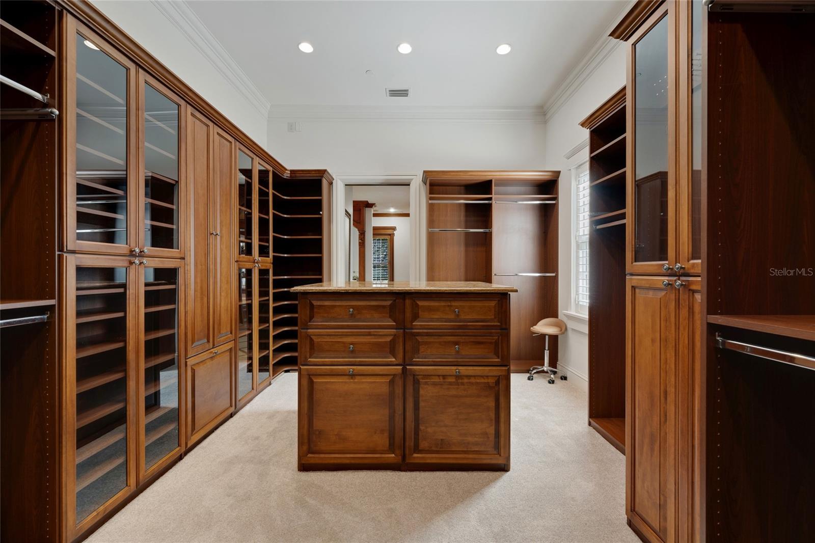 O6352208 Property Photo