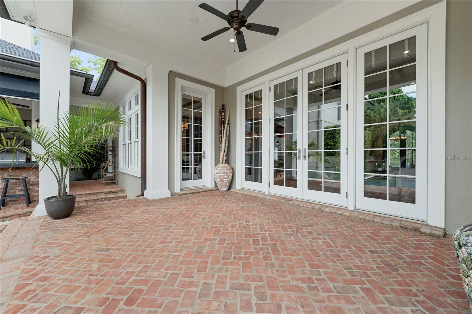 O6352208 Property Photo