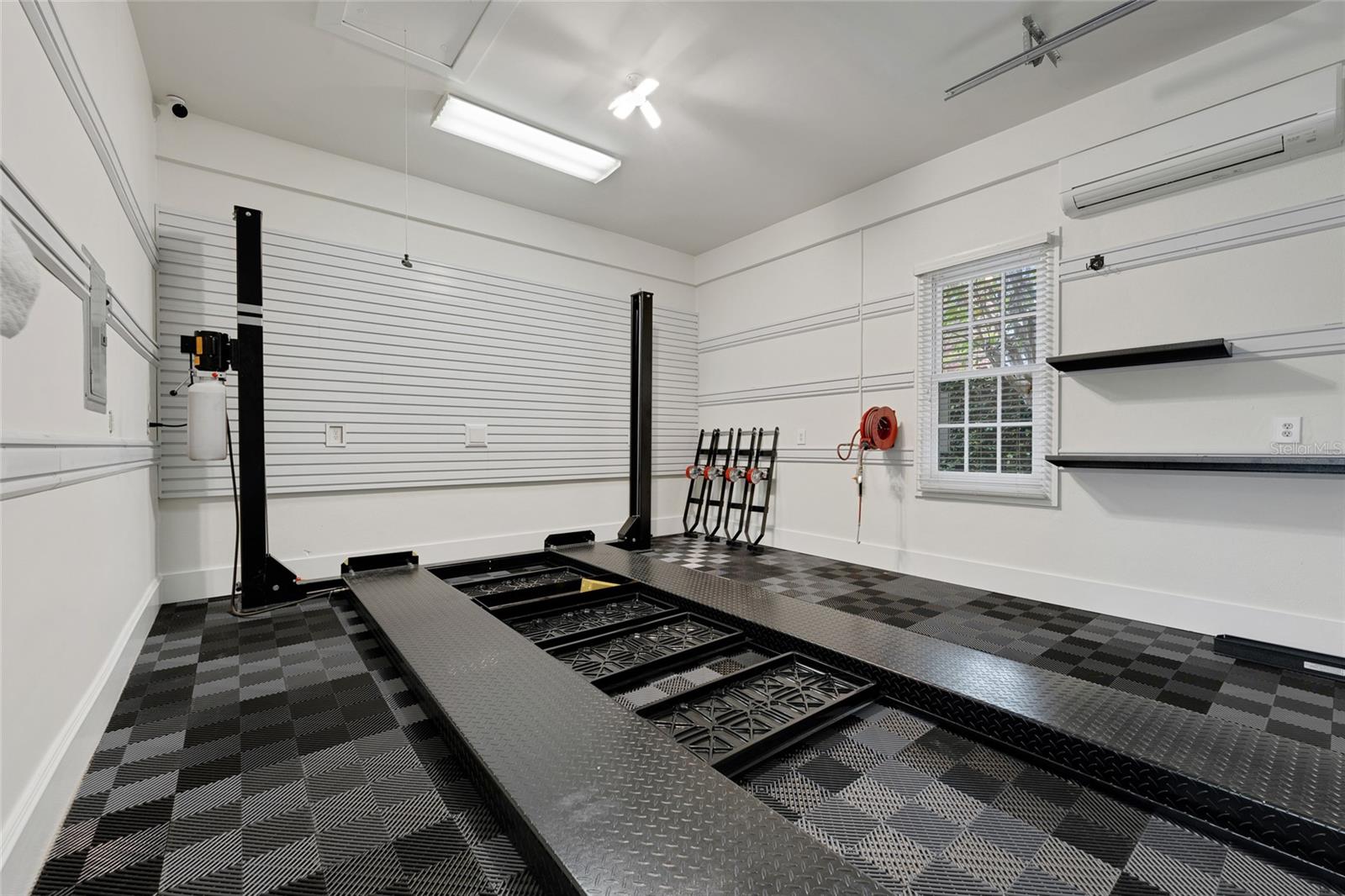 O6352208 Property Photo