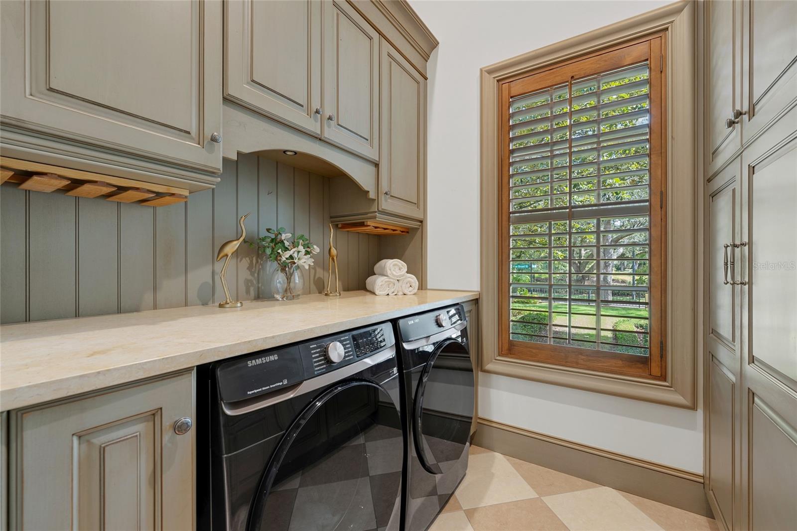 O6352208 Property Photo