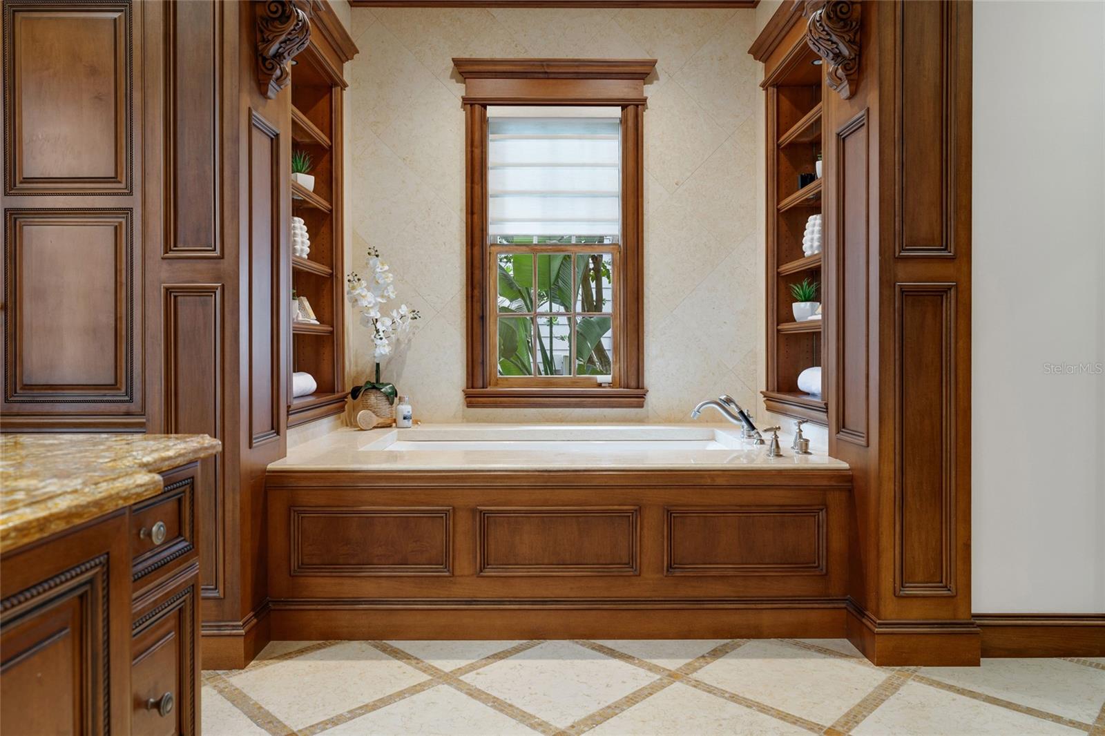 O6352208 Property Photo