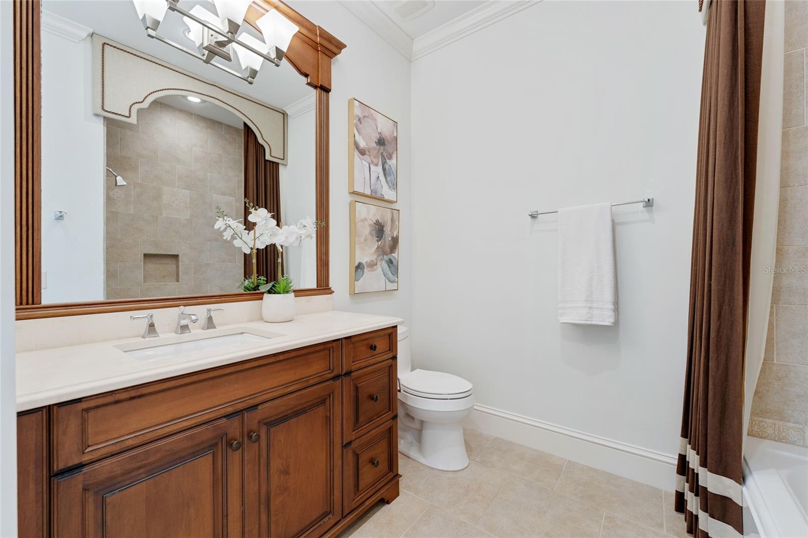 O6352208 Property Photo