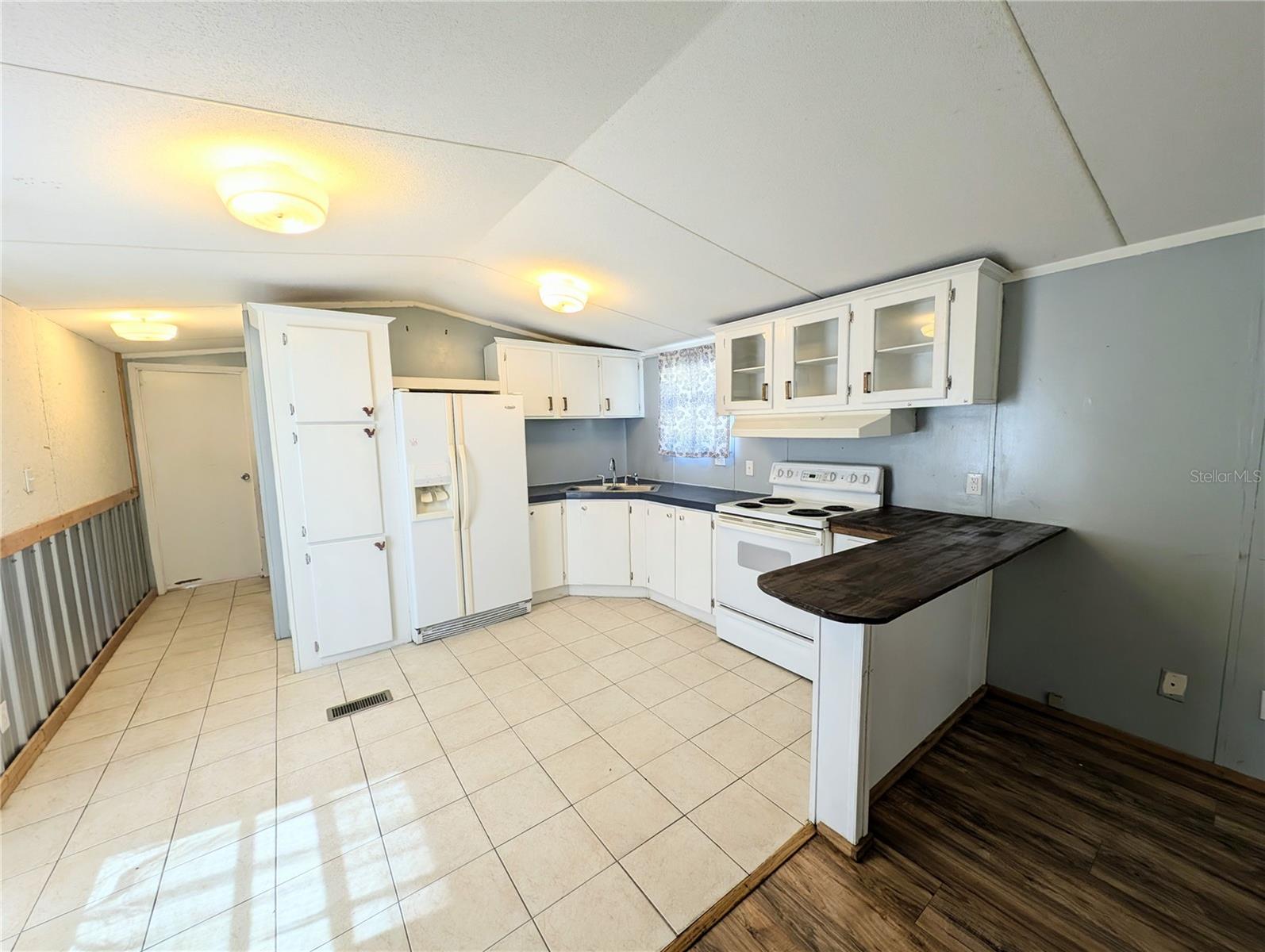 OM711423 Property Photo