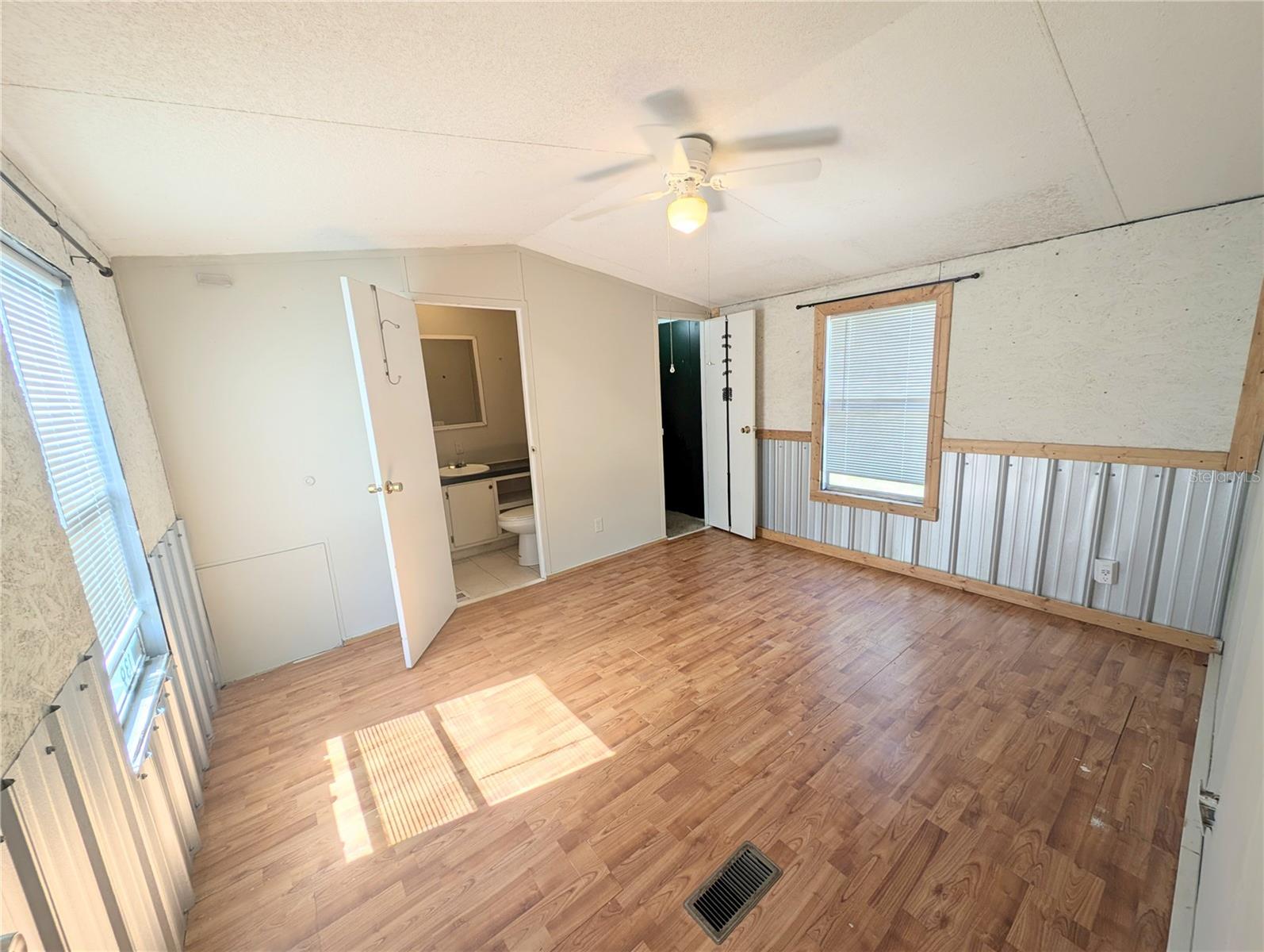 OM711423 Property Photo