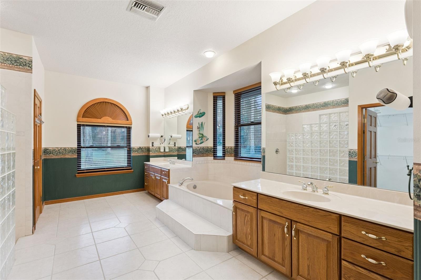 2565 E OSCEOLA RD, GENEVA, FL, 32732