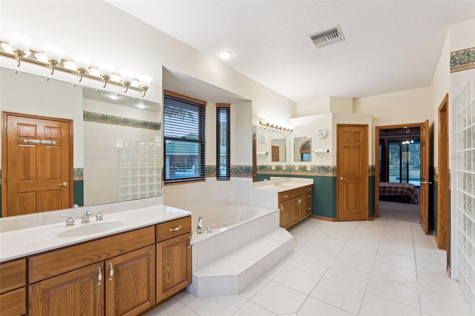 2565 E OSCEOLA RD, GENEVA, FL, 32732