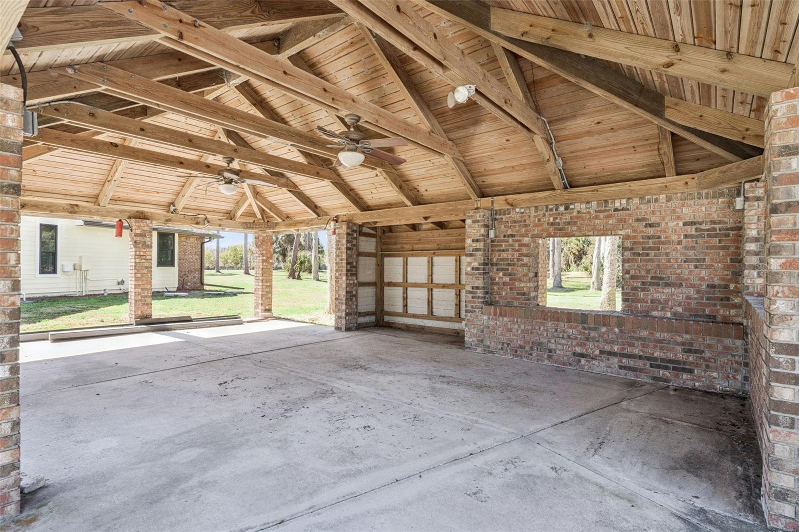 2565 E OSCEOLA RD, GENEVA, FL, 32732