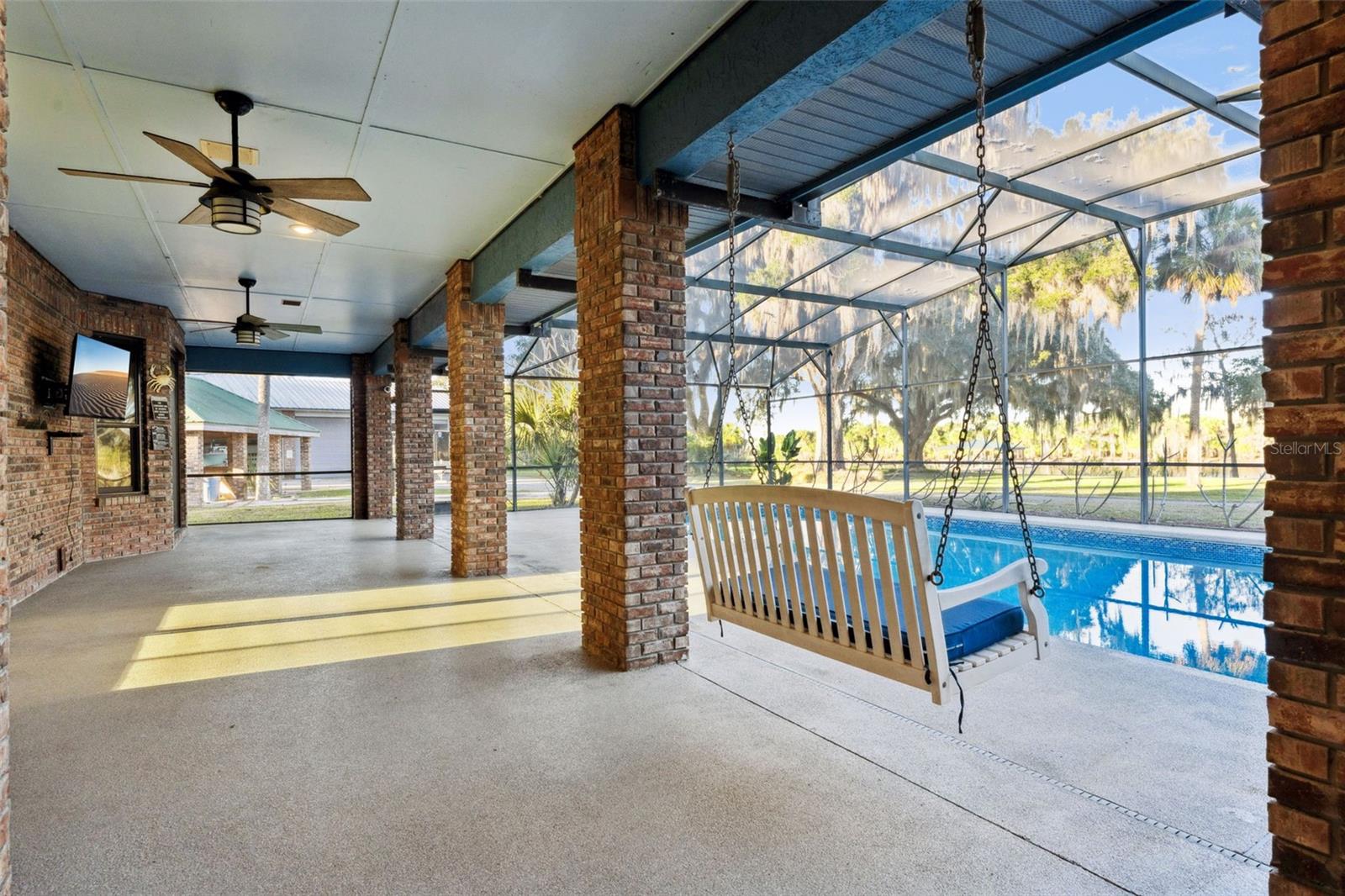 2565 E OSCEOLA RD, GENEVA, FL, 32732