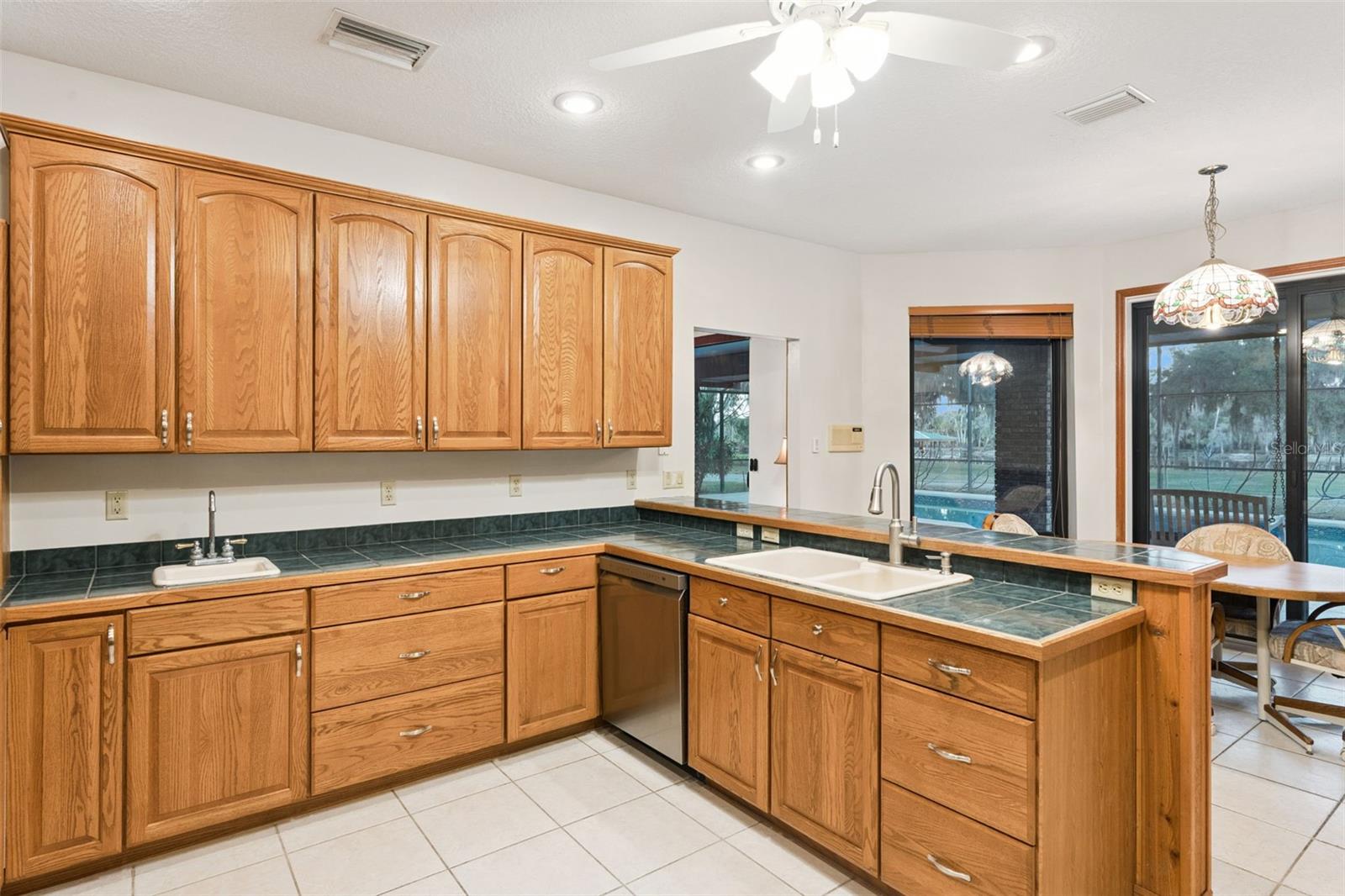 2565 E OSCEOLA RD, GENEVA, FL, 32732