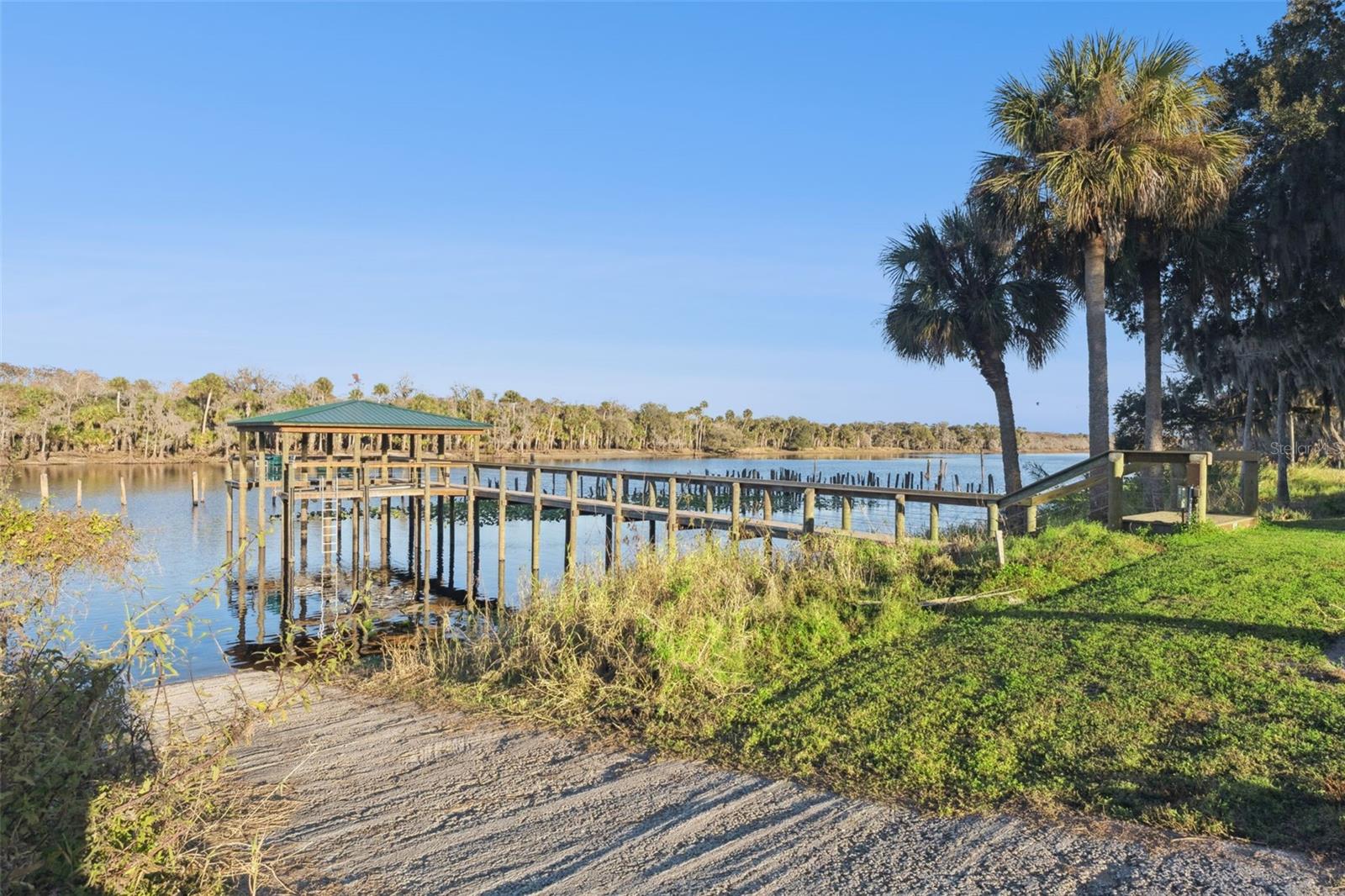 2565 E OSCEOLA RD, GENEVA, FL, 32732