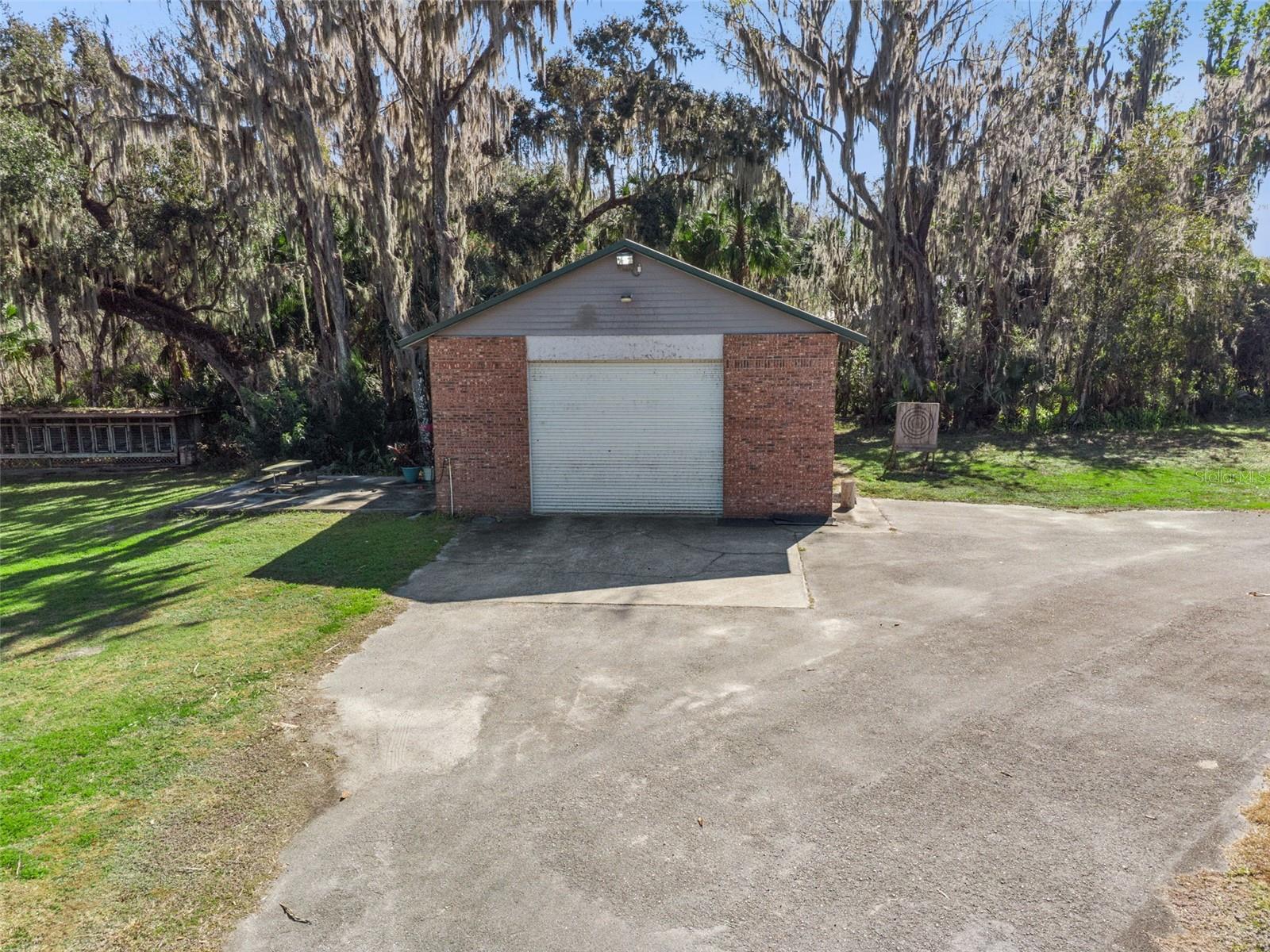 2565 E OSCEOLA RD, GENEVA, FL, 32732