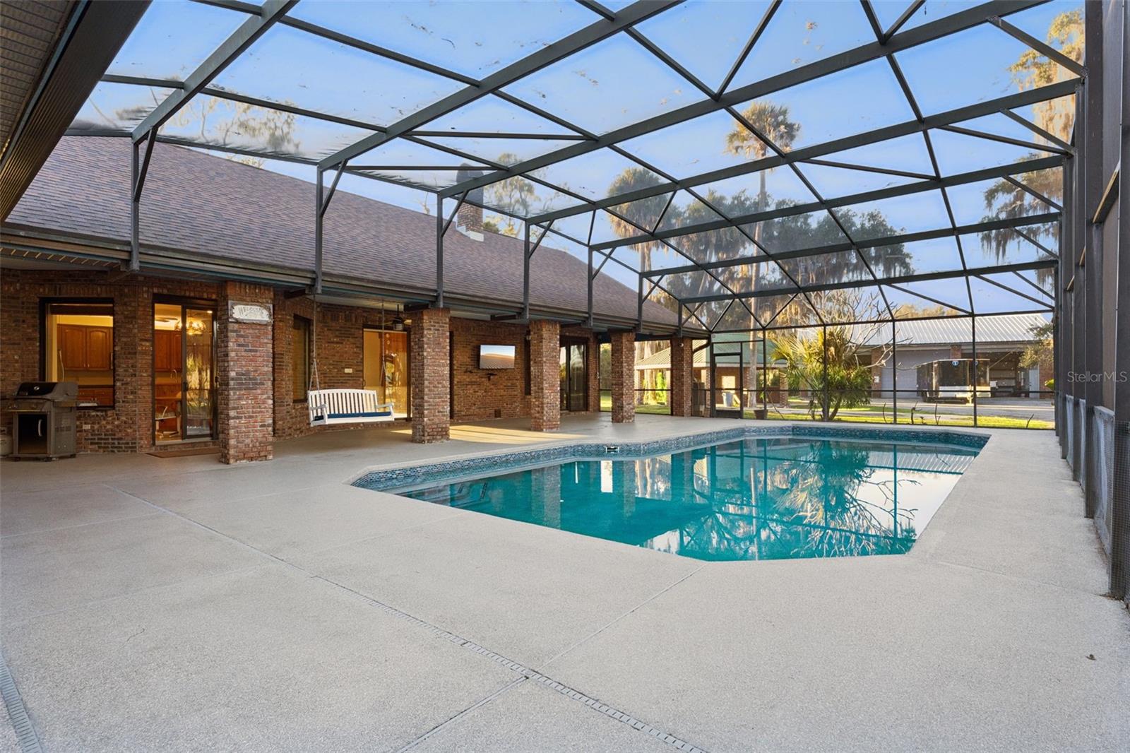 2565 E OSCEOLA RD, GENEVA, FL, 32732