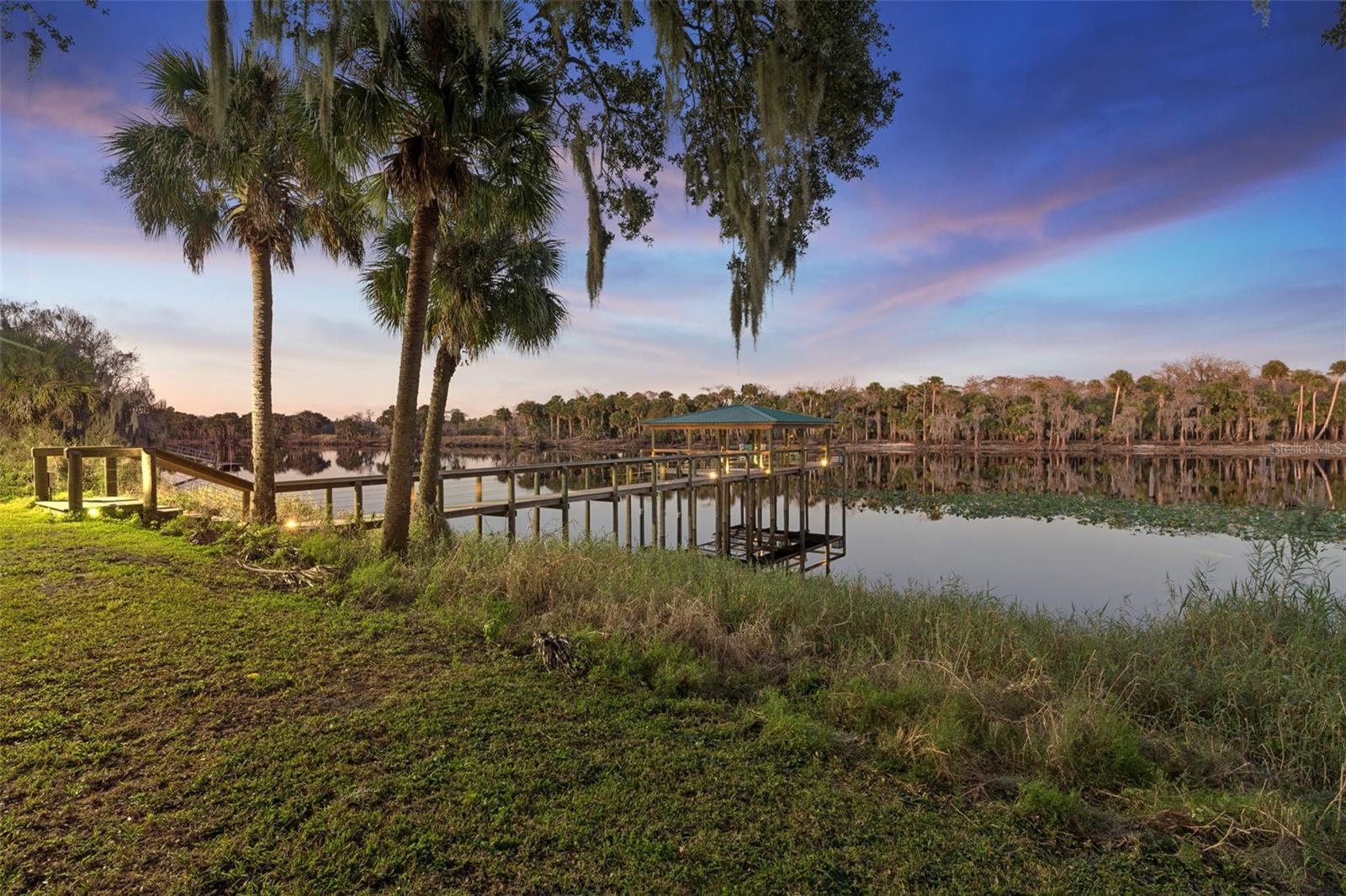 2565 E OSCEOLA RD, GENEVA, FL, 32732